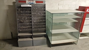 Vand vitrine expunere marfa din sticla groasa de 8mm