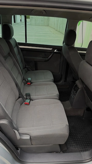 VW Touran 2.0 Diesel 140 Cai 6.1 Trepte - imagine 7