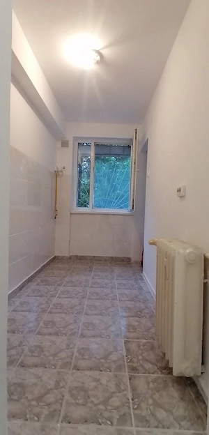 Spatiu parter 40mp decomandat Liber nemobilat neutilat Garsoniera Cf1S Romancierilor Plaza Romania  - imagine 6