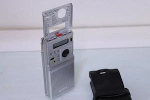 Radio Portabil Toshiba QR-2000 LCD Quartz Clock, AM FM(1977).