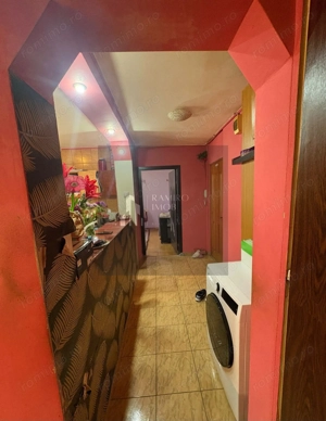 OCAZIE!!2 camere decomandat 3 minute METROU  Aparatorii Patriei