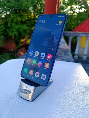 Xiaomi Mi 9 - aproape nou , husa cadou