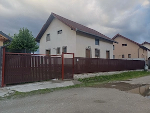 Închiriez casa in Halchiu 