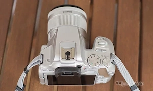 Canon 250 D Argintiu -schimb cu Iphone 16 Pro