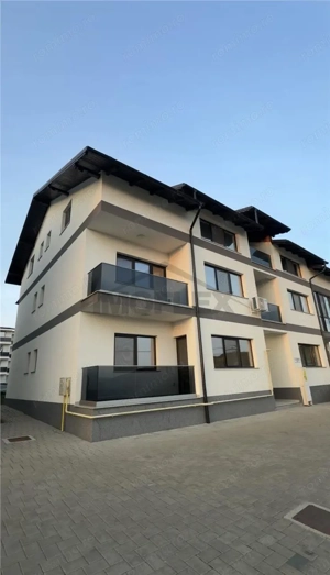 Apartament de vanzare - La Stejari - imagine 3