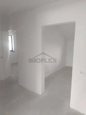 Apartament de vanzare - La Stejari - imagine 5