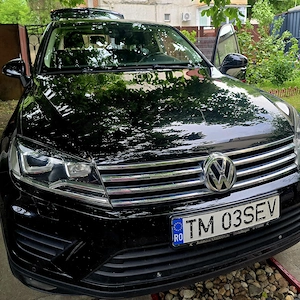 Proprietar,vand VW Tuareg An 2017 motor 2967 cm3,265CP - imagine 2