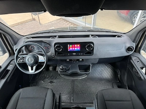 Mercedes sprinter an de fabricație 2019 tracțiune fata impecabil stare de funcționare foarte bună  - imagine 5