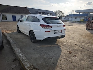 Vând sau Schimb Hyundai i30 CW 2019, 1.6 CRDi 136 CP   Manuală   212.000 km  - imagine 4