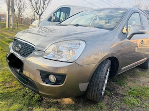 Mașină Kia Carens - imagine 2