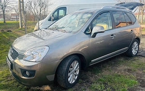 Mașină Kia Carens - imagine 3