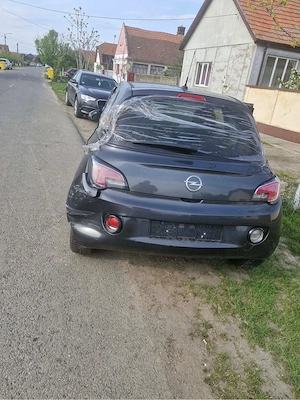 Dezmembrez opel adam  - imagine 4
