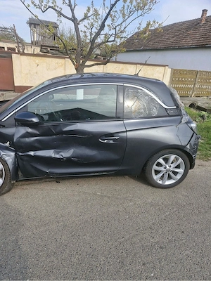 Dezmembrez opel adam  - imagine 5