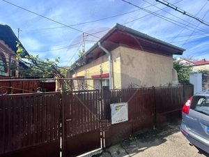 Casă / Vilă cu 4 camere de vânzare în zona Gheorghe Doja