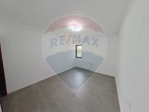 Casă / Vilă cu 4 camere - imagine 8