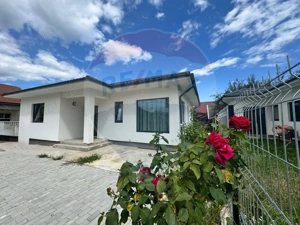 Casă / Vilă cu 4 camere - imagine 2