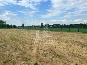 Teren 552 mp, cu utilitati, case noi langa, Parta, 19 km de Timisoara.
