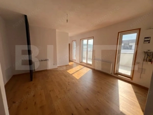Penthouse de vanzare, cu 2 camere, 47 mp, parcare subterana, zona Eroilor