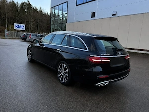 Mercedes E class 2022 Plug in Hybrid - imagine 4
