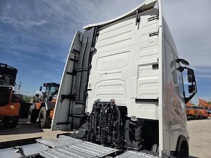 Autotractor Volvo FH12, 2 km - imagine 10