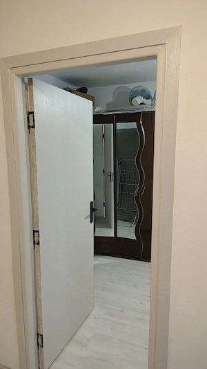 Mic apartament cf 3 la complex Baicului  - imagine 4