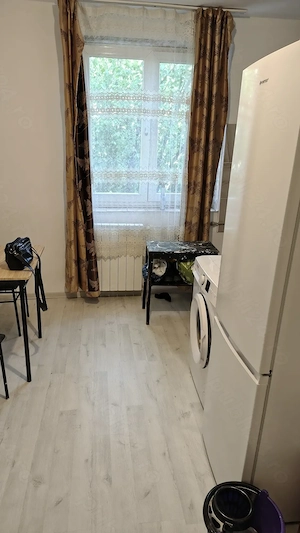 Mic apartament cf 3 la complex Baicului  - imagine 2