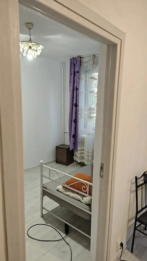 Mic apartament cf 3 la complex Baicului  - imagine 3