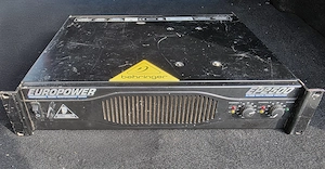 Vand Schimb Behringer EP2500 Amplificator de putere cu un canal defect