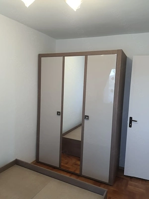 Vand apartament 3 camere in Campina et.2 4,str.Maramures zona Autogara ,se vinde asa cum este mobila - imagine 2