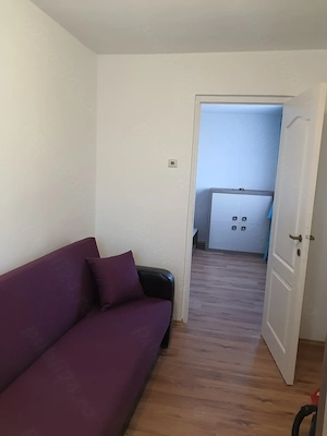 Vand apartament 3 camere in Campina et.2 4,str.Maramures zona Autogara ,se vinde asa cum este mobila - imagine 8