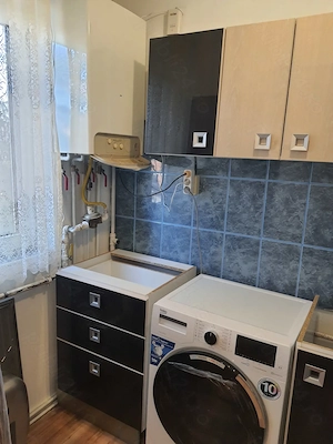 Vand apartament 3 camere in Campina et.2 4,str.Maramures zona Autogara ,se vinde asa cum este mobila - imagine 14