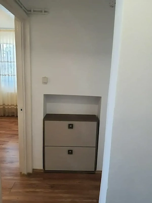 Vand apartament 3 camere in Campina et.2 4,str.Maramures zona Autogara ,se vinde asa cum este mobila - imagine 5