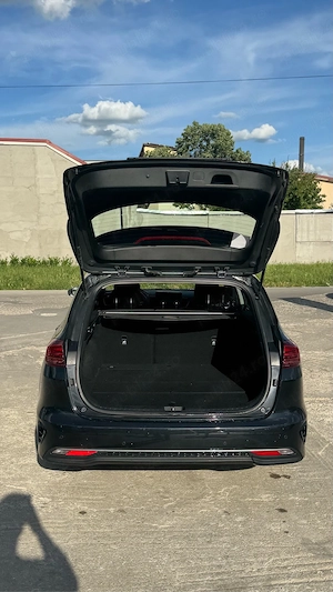 Kia Ceed Hybrid 1.6 | 2023 | Negru | Foarte economică - imagine 2