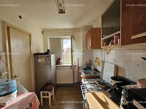 Apartament 4 camere, decomandat, etaj 3 din 4, centrală proprie, zona Circumvalațiunii, comision 0% - imagine 21
