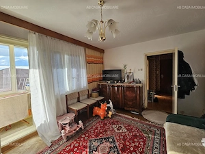 Apartament 4 camere, decomandat, etaj 3 din 4, centrală proprie, zona Circumvalațiunii, comision 0% - imagine 5