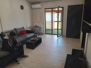 Persoana fizica închiriez apartament cu 2 camere urgent  - imagine 2
