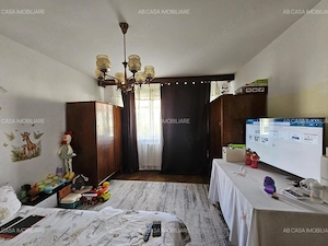 Apartament 4 camere, decomandat, etaj 3 din 4, centrală proprie, zona Circumvalațiunii, comision 0% - imagine 19