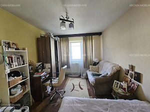 Apartament 4 camere, decomandat, etaj 3 din 4, centrală proprie, zona Circumvalațiunii, comision 0% - imagine 8