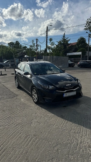 Kia Ceed Hybrid 1.6 | 2023 | Negru | Foarte economică