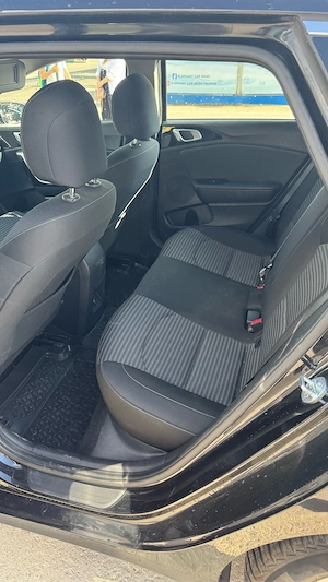 Kia Ceed Hybrid 1.6 | 2023 | Negru | Foarte economică - imagine 4