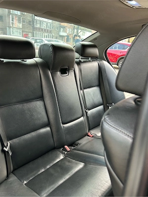 BMW Seria 5 520d - imagine 4