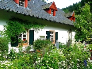 Casa la curte sectorul 1 pta. Chibrit