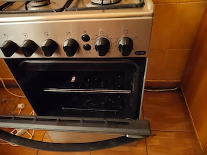 aragaz Zanussi gaz, 4 arzătoare, aprindere electrica - imagine 2