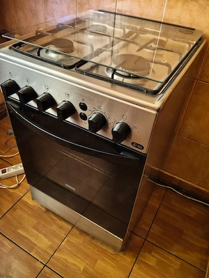 aragaz Zanussi gaz, 4 arzătoare, aprindere electrica