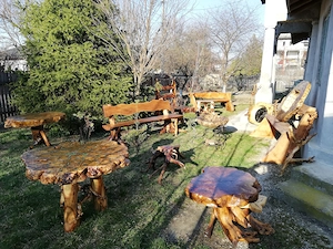 Mese și bănci rustice de vânzare 