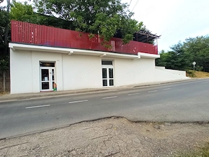 Închiriez spațiu comercial 