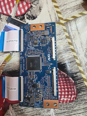 Dezmembrez tv LG 42lb650v
