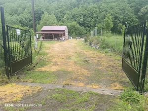 Cabană de vânzare în zonă turistică   ideală pentru relaxare sau investiție