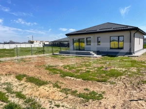 Casa plan parter, 4 camere, teren 477 mp, zona Aeroport