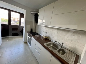 Apartament de inchiriat, cu 3 camere, 70 mp, zona ultracentrala  - imagine 9